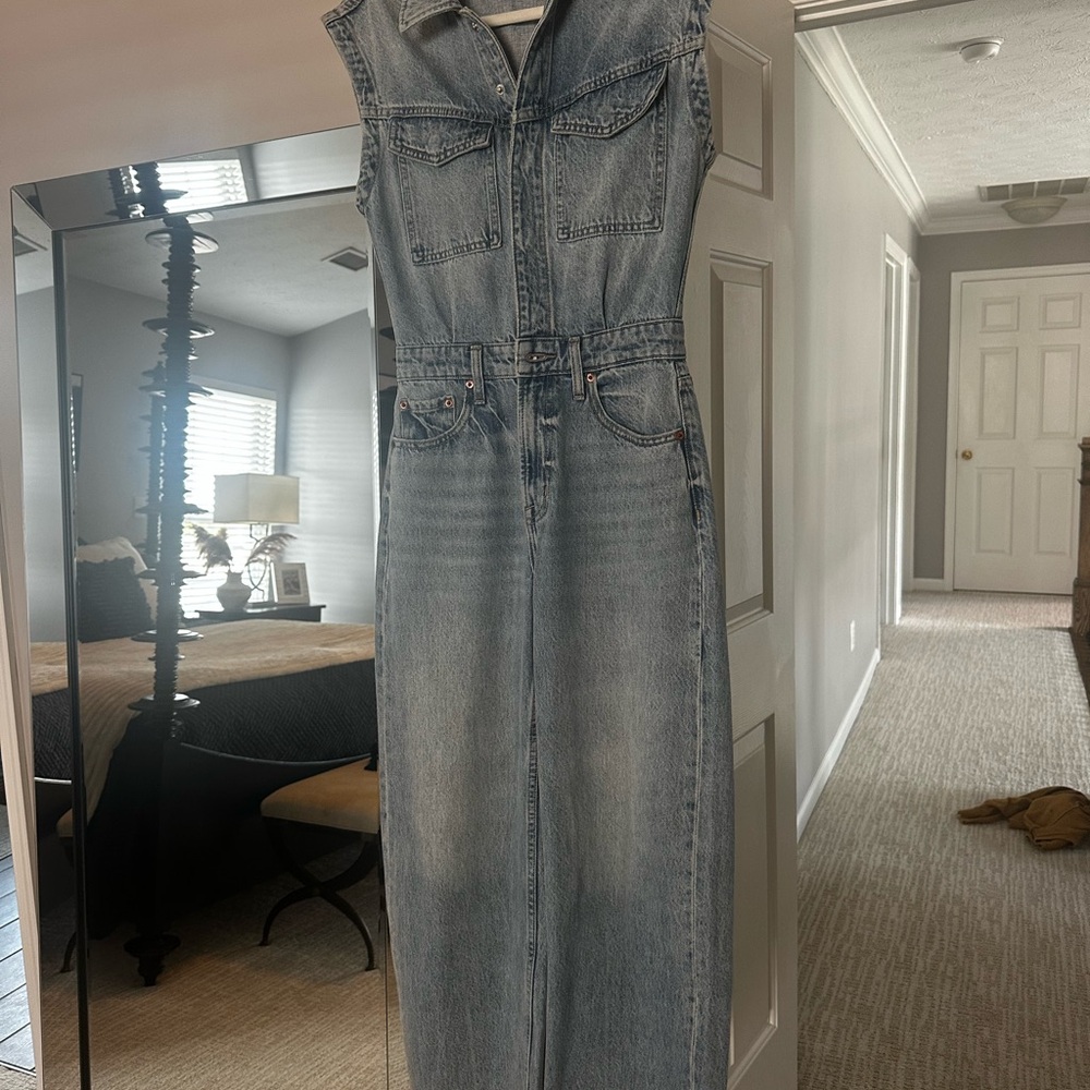 Sleeveless Denim jumpsuit